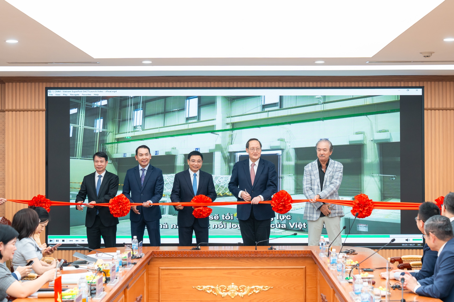 “Siêu cảng” logistics thông minh Việt Nam SuperPort™ chính thức kích hoạt kho hàng không kéo dài