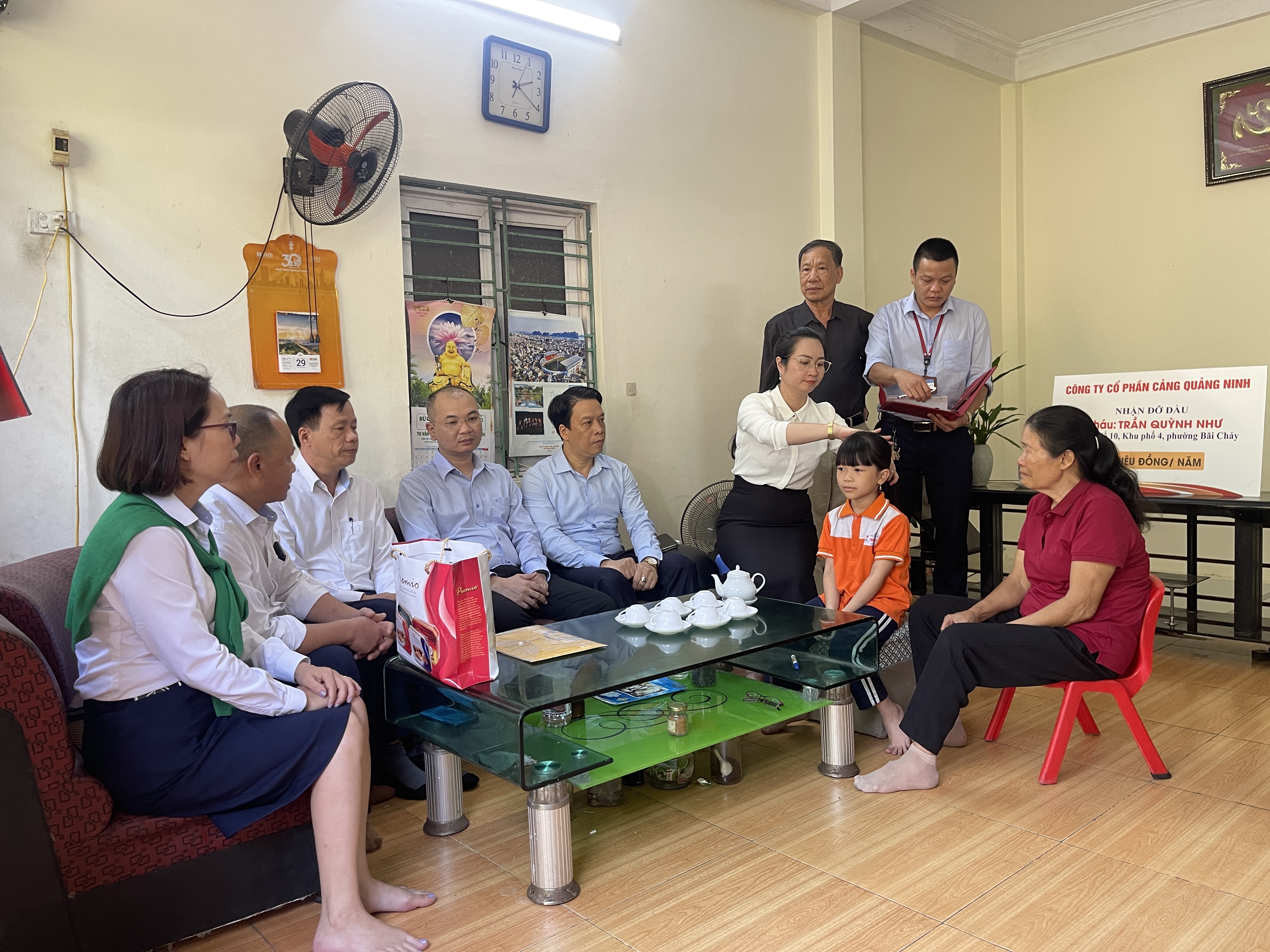 Cảng Quảng Ninh nhận đỡ đầu trẻ em có hoàn cảnh khó khăn trên địa bàn TP. Hạ Long, Tỉnh Quảng Ninh