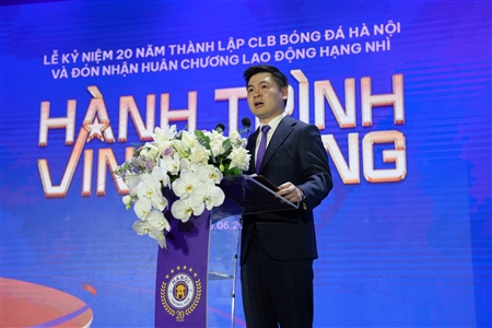 CLB Bóng đá Hà Nội đón Huân chương Lao động hạng Nhì trong dấu mốc 20 năm tự hào